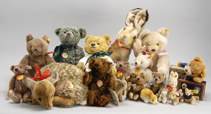 Appraisal: TWELVE STEIFF BEARS Post- sTogether with a small suitcase three