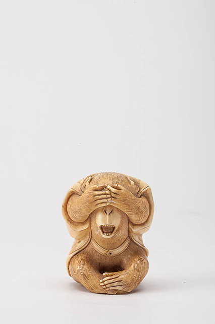 Appraisal: A LATE TH EARLY TH CENTURY JAPANESE CARVED IVORY OKIMONO