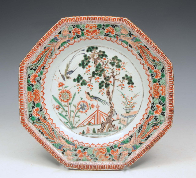 Appraisal: A CHINESE OCTAGONAL PORCELAIN DISH with famille verte enamel decoration