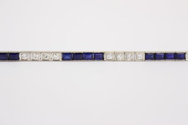 Appraisal: A K white gold lady's bracelet circa - containing twenty