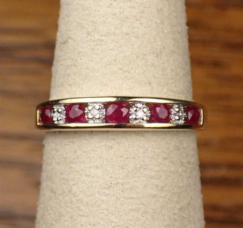 Appraisal: RUBY DIAMOND AND FOURTEEN KARAT GOLD RING The yellow and