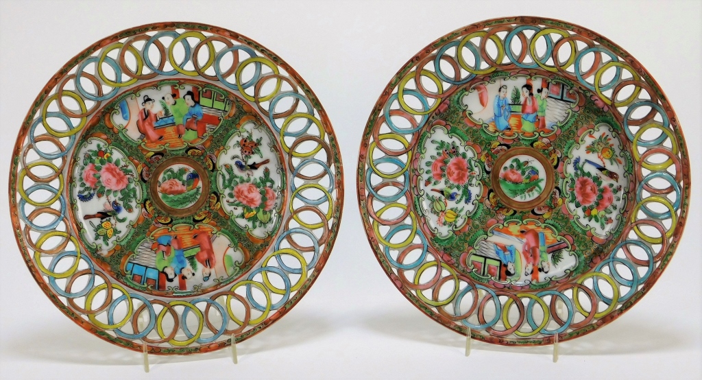 Appraisal: CHINESE RETICULATED ROSE MEDALLION PLATES China Qing DynastyEach plate with