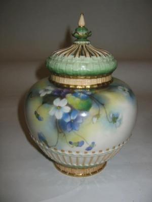 Appraisal: A ROYAL WORCESTER PORCELAIN POT POURRI VASE dated of ovoid