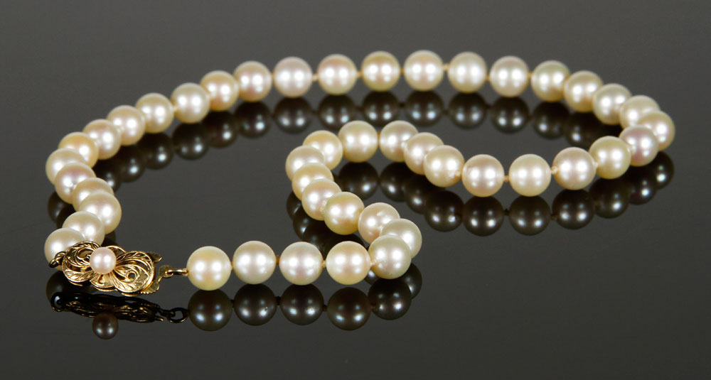 Appraisal: - Mikimoto Pearl Necklace Mikimoto pearl necklace with signed K