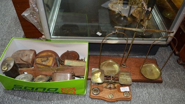 Appraisal: Collection of miscellaneous old measuring tapestogether with levels a compass