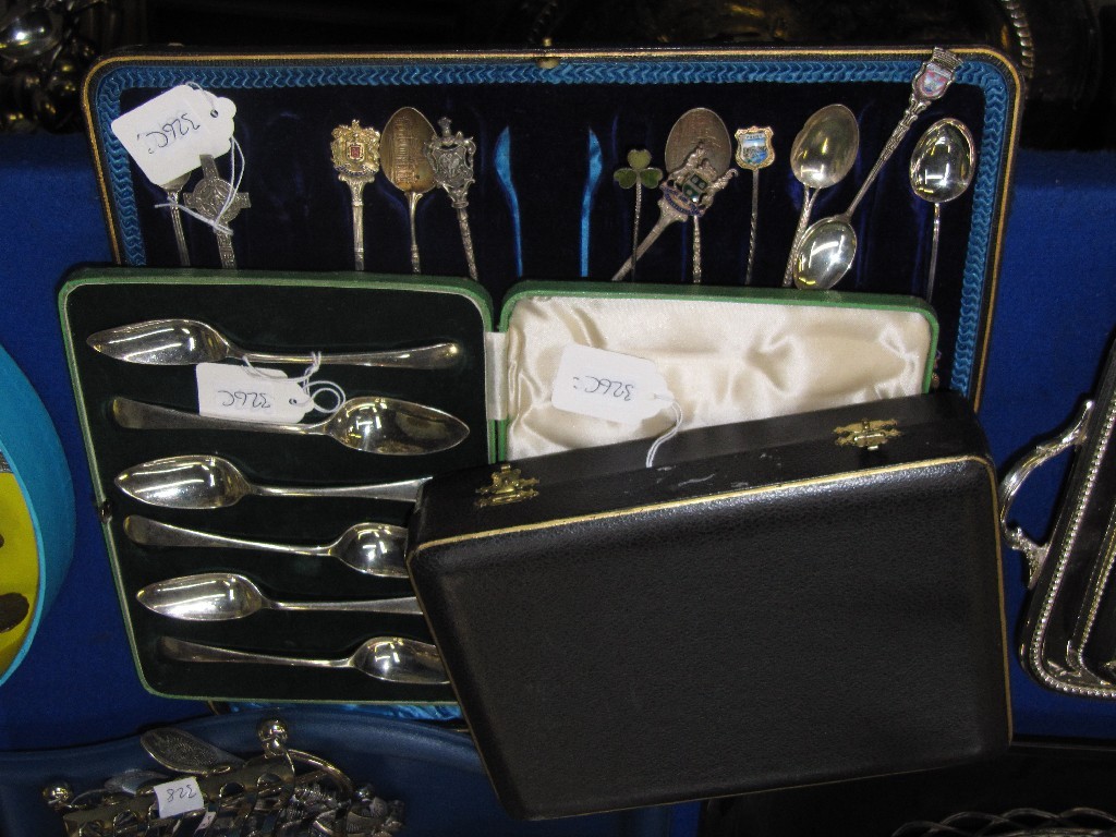 Appraisal: Lot comprising fish cutlery set cased set grapefruit spoons and