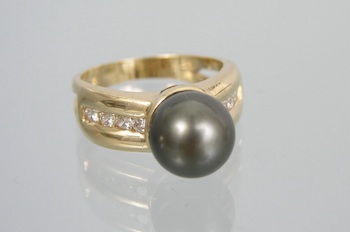 Appraisal: A Tahitian Pearl and Diamond Ring k yellow gold ring