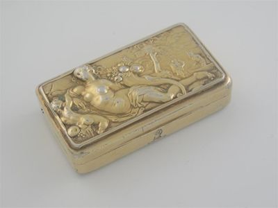 Appraisal: A George III silvergilt snuff box oblong with rounded corners