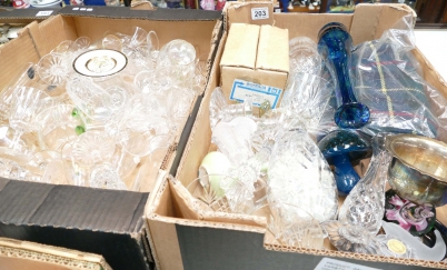 Appraisal: A large quantity of quality glassware in vases candlesticks drinking