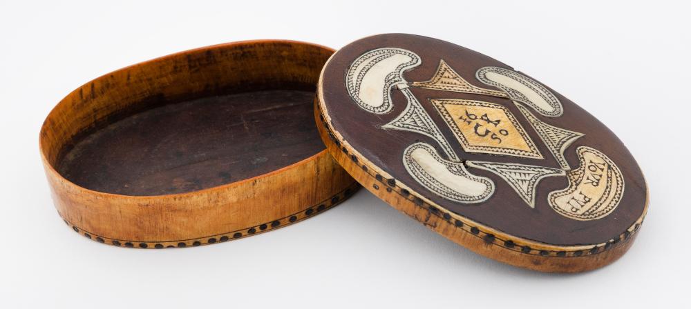 Appraisal: TH CENTURY ENGLISH CEDAR AND HORN SNUFF BOX CIRCA LENGTH