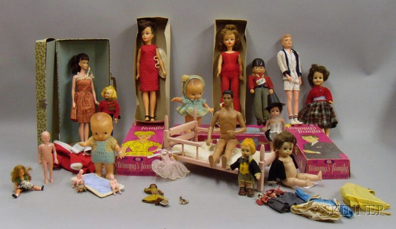 Appraisal: Group of Vintage Plastic Dolls boxed Ideal Mom Dad and