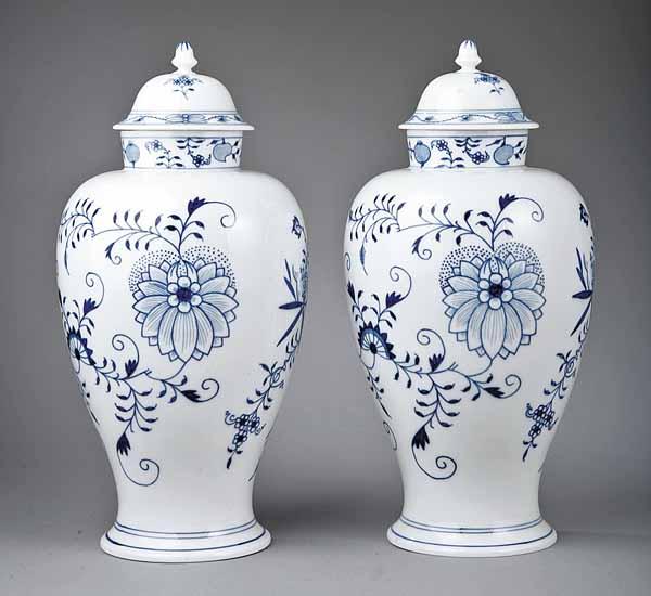 Appraisal: A Pair of Meissen Blue and White Porcelain Covered Urns