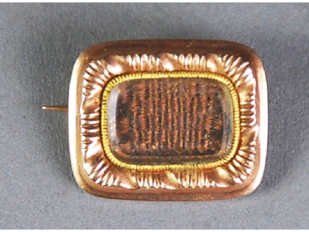 Appraisal: SMALL VICTORIAN GOLD OBLONG BROOCH the front with glazed plaited