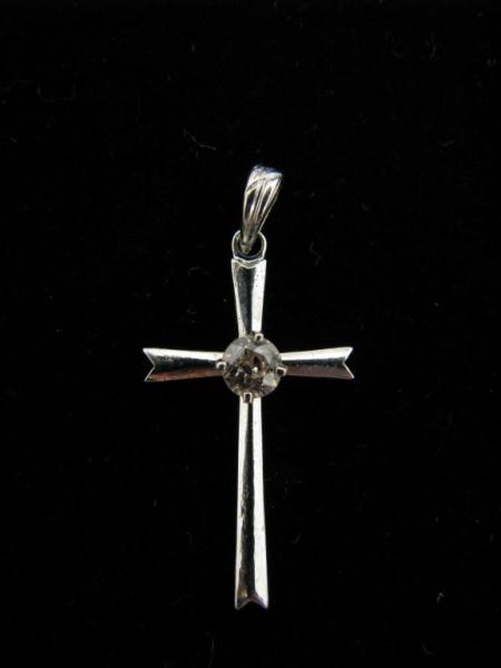 Appraisal: Petite K White Gold Cross Pendant with Diamond