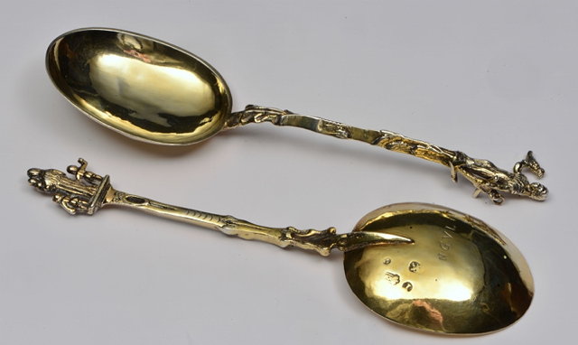 Appraisal: AN TH TH CENTURY DUTCH SILVER GILT SPOON with a