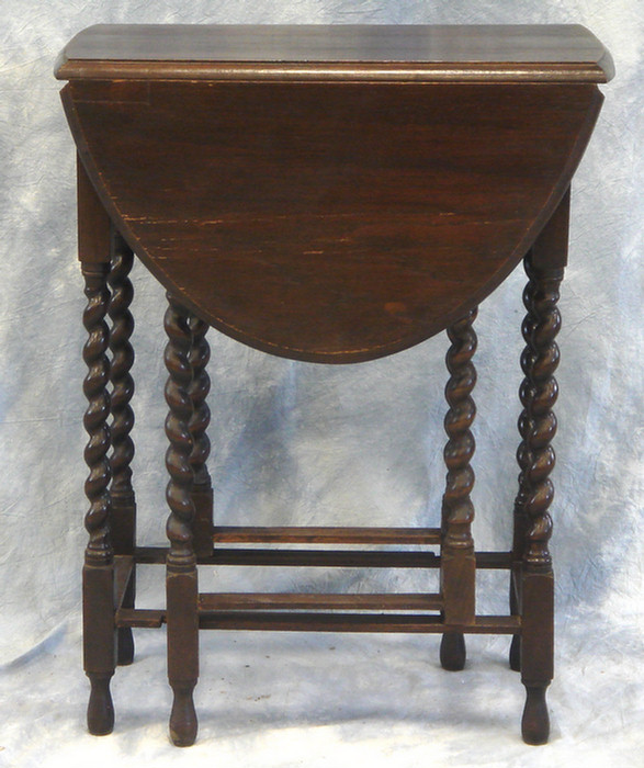 Appraisal: Oak gateleg table with barley twist turnings late th th