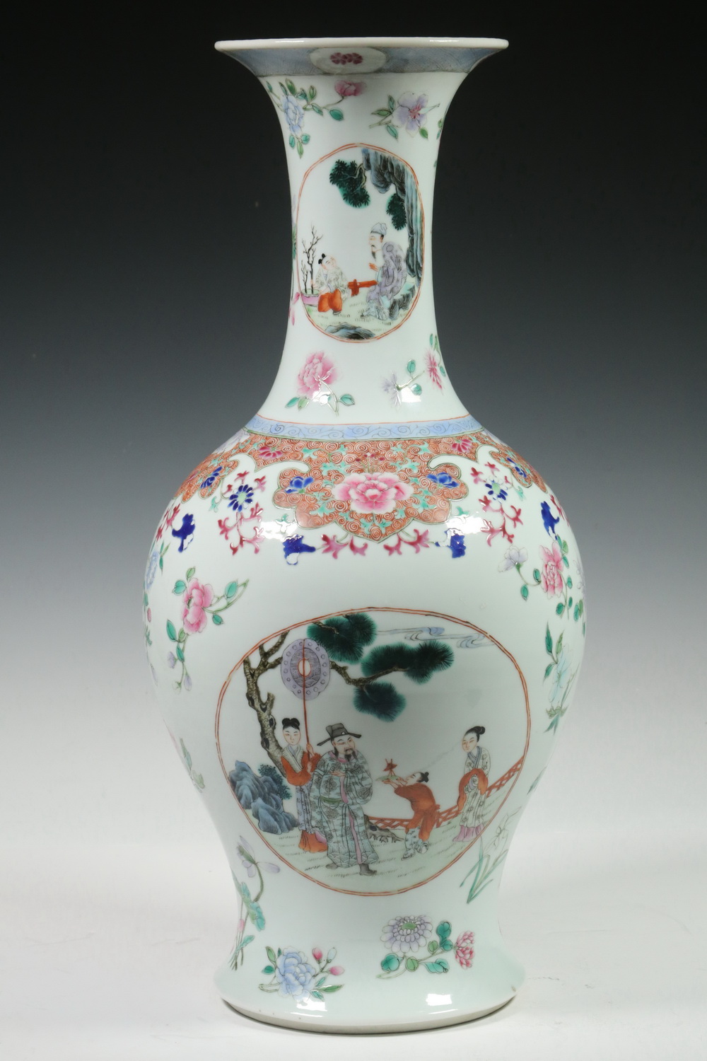 Appraisal: CHINESE FAMILLE ROSE PORCELAIN VASE Late th c Chinese Famille