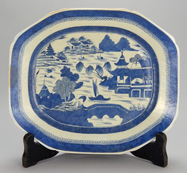 Appraisal: CHINESE EXPORT CANTON PORCELAIN PLATTER th CenturyWith blue and white