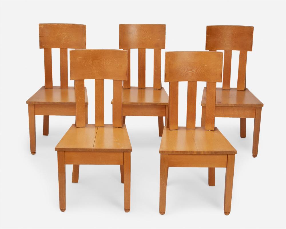 Appraisal: Five Chicago-style Arts and Crafts oak chairs Late th early