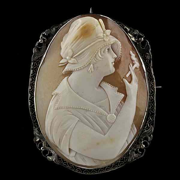 Appraisal: k Shell Portrait Cameo k white gold filigree shell portrait