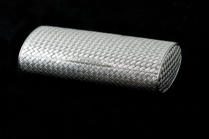 Appraisal: PETIT EIGHTEEN KARAT WHITE GOLD MINAUDIERE The basket weave pattern