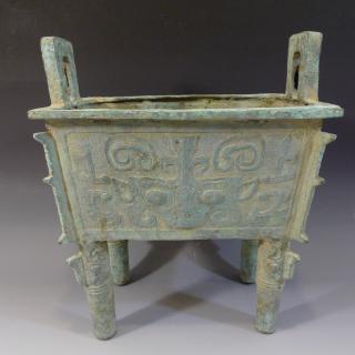 Appraisal: CHINESE ARCHAISTIC BRONZE DING SHANG STYLE NO RESERVE ON THIS