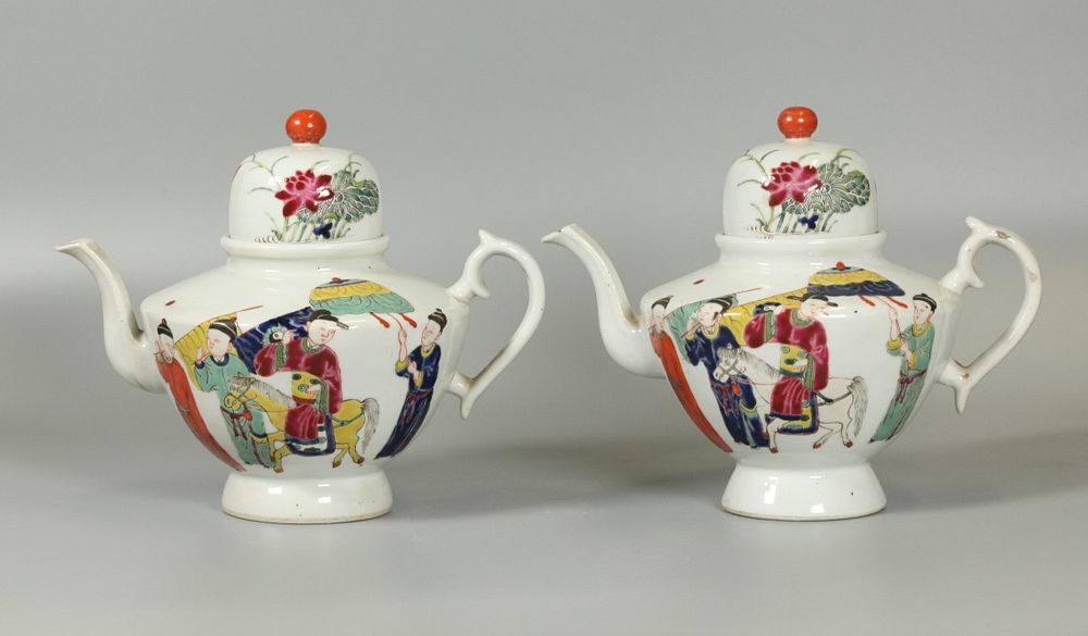 Appraisal: pair of Chinese teapots possibly th th c pair of