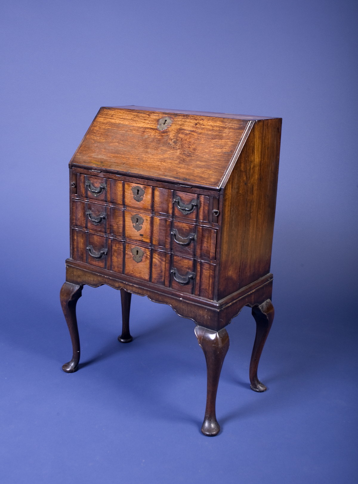 Appraisal: CHINA TRADE HARDWOOD LADY'S DESK ON FRAME The hinged slant-lid