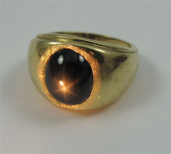 Appraisal: BLACK STAR SAPPHIRE AND K GOLD RING the oval black