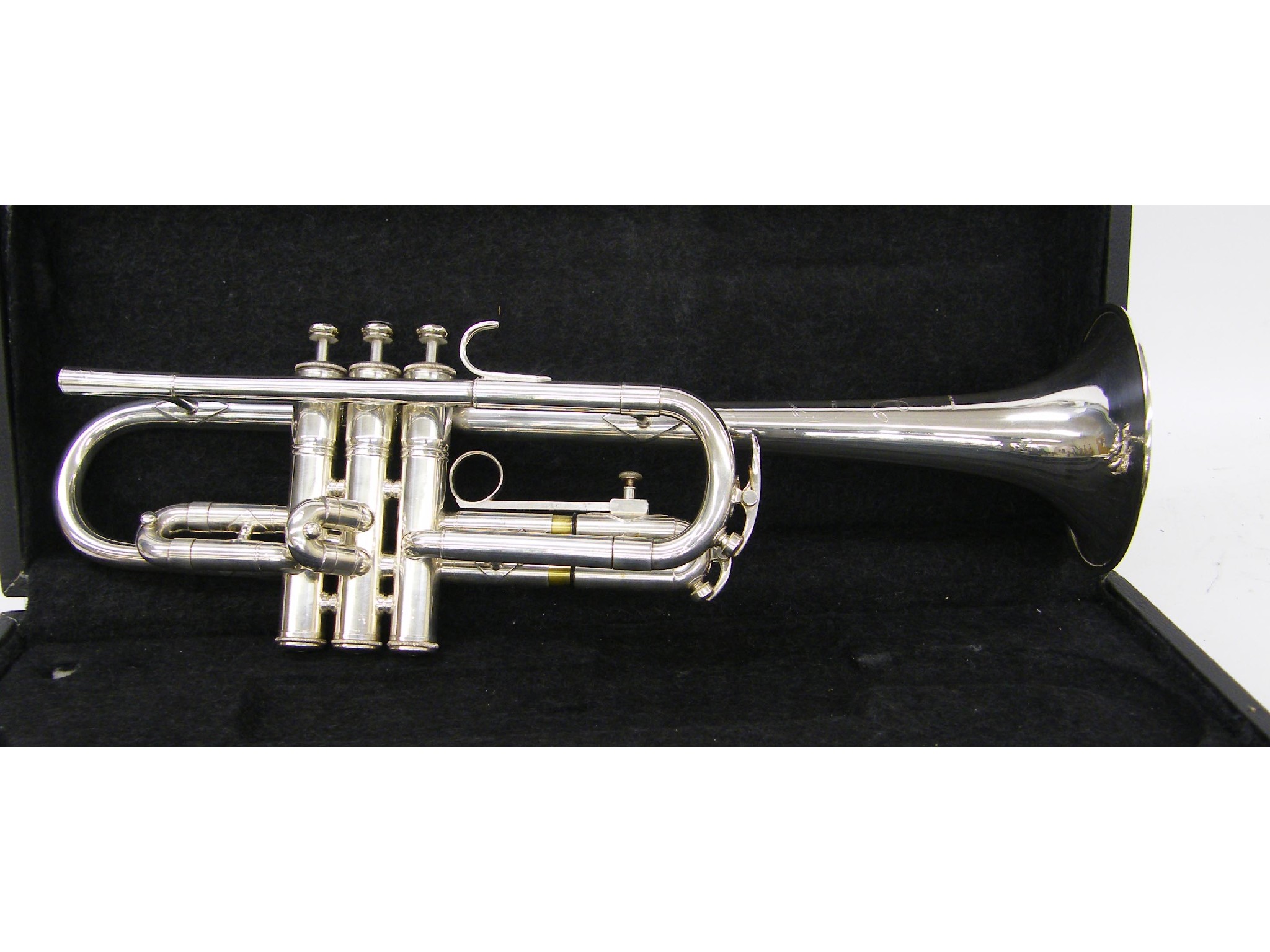 Appraisal: Silver plated King Cleveland trumpet in C ser no case