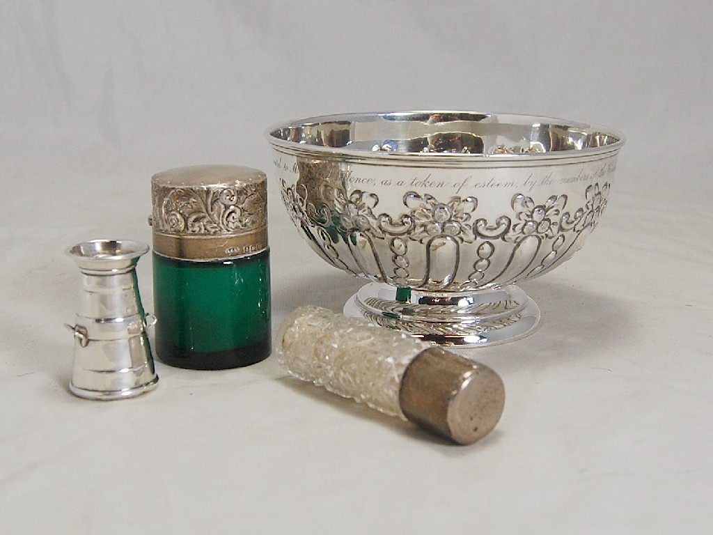 Appraisal: Edwardian hobnail cut smelling salts bottle with silver screw top