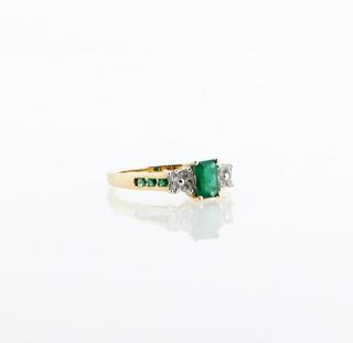 Appraisal: Lady's K Yellow Gold Dinner Ring with a carat emerald