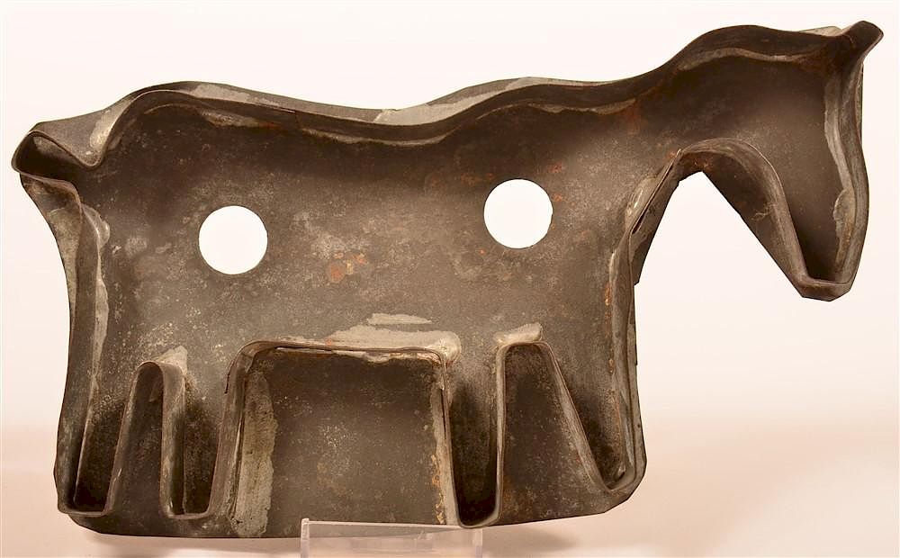 Appraisal: th Century Tin Standing Horse Cookie Cutter th Century Tin