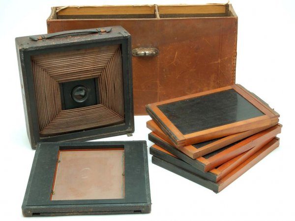 Appraisal: Housed in its original leather case and with additional plates