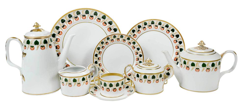 Appraisal: Mottahedeh 'Strawberry Vine' Dinner Service for late th century hand