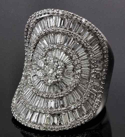 Appraisal: A modern ct white gold mounted all diamond set dress