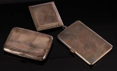 Appraisal: A silver and silver gilt cigarette case Goldsmiths Silversmiths Co