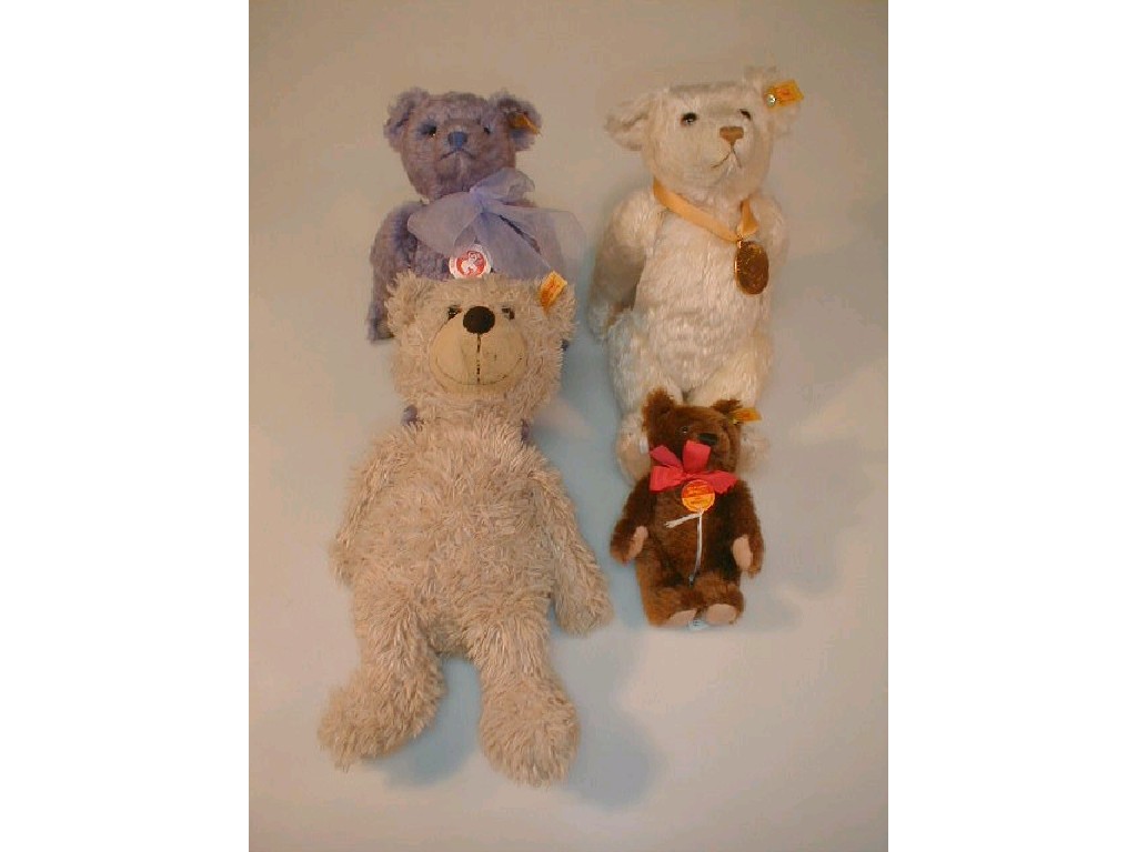 Appraisal: Assorted modern teddy bears