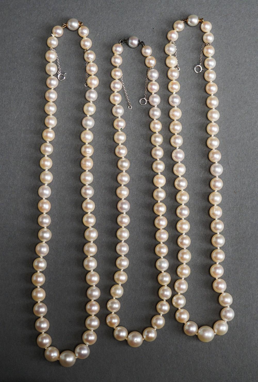 Appraisal: Three Freshwater Pearl Necklaces Pearls measuring from to mm L