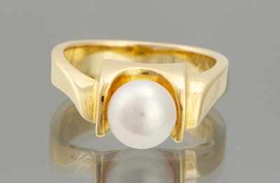 Appraisal: A Ladies' k Gold and Pearl Ring k yellow gold