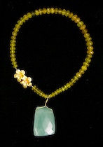 Appraisal: An Attractive Blue Agate Peridot Beaded Necklace The graduated peridot