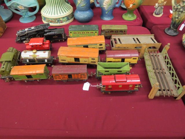 Appraisal: Lionel Train Set tin engine -E O gauge cars including