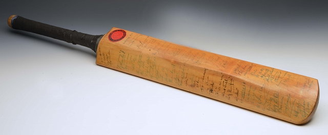 Appraisal: A GRADIDGE LEN HUTTON AUTOGRAPH CRICKET BAT with signatures of