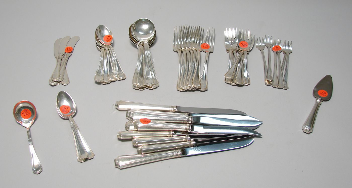 Appraisal: REED BARTON STERLING SILVER PARTIAL FLATWARE SERVICE In the Hepplewhite