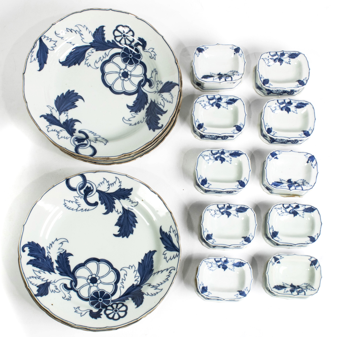 Appraisal: LOT OF CHINESE EXPORT UNDERGLAZE BLUE DISHES AND SALEIROS lot