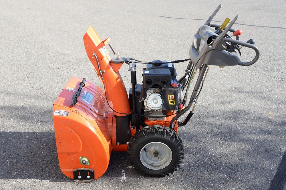 Appraisal: Husqvarna HV snow blower electric start Husqvarna HV snow blower