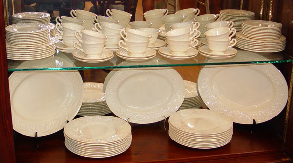 Appraisal: WEDGWOOD PATRICIAN CHINA SERVICE Approx pieces to include dinner plates