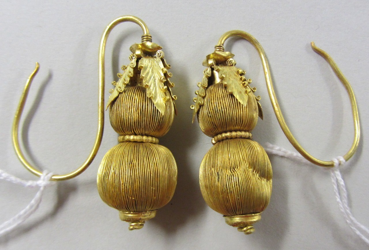 Appraisal: A pair of Chinese gold filigree earrings Qing dynasty probably