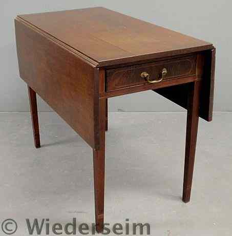 Appraisal: Philadelphia Hepplewhite inlaid mahogany drop-leaf table c with a single