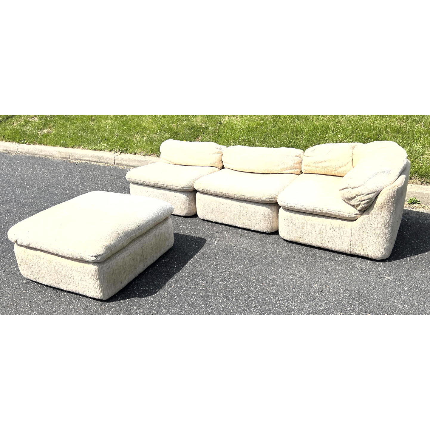 Appraisal: pc DIRECTIONAL Modernist Sectional Sofa Seating One corner two armless